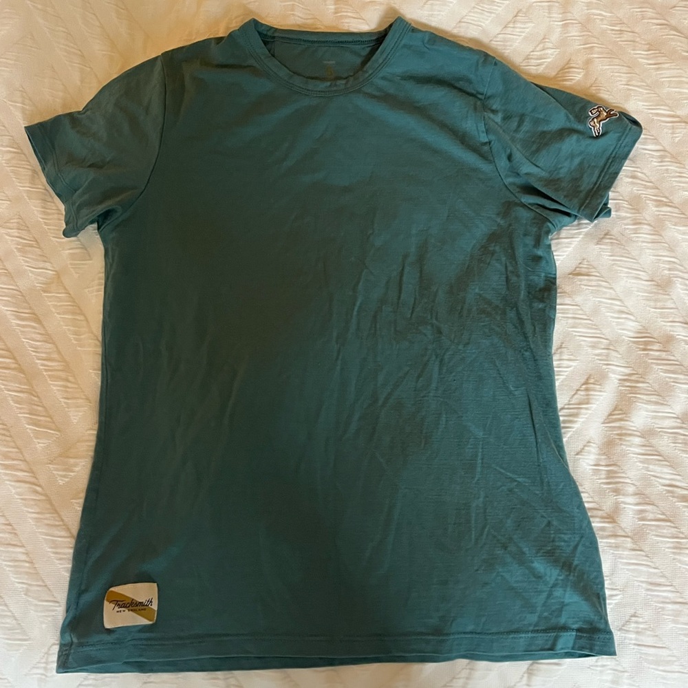 Tracksmith Women’s Harrier T-Shirt Tee in Sea Pine green/blue Small tshirt